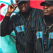 Ballerino di professione e docente, do lezioni di approccio alla professione e danza Hiphop, house dance 
Milano contattatemi serenamente